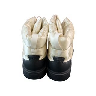 Chanel Ivory CC Logo Quilted Puffer Lace-Up Snow Boots EU 37