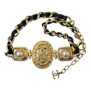 Chanel 2021 Métiers d'Art Pearl & CC Medallion Chain Choker