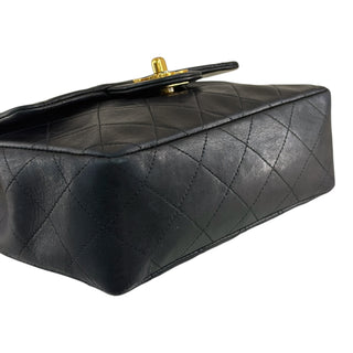 Chanel Vintage Black Quilted Lambskin Classic Flap Shoulder Bag 24K Gold Hardware