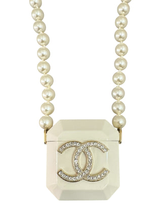 Chanel White Camélia CC Pearl AirPods Case Minaudière Bag