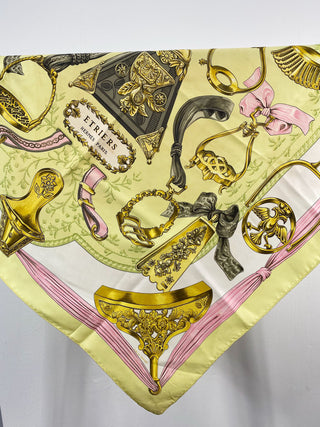 HERMÈS Silk Scarf Golden & Pink
